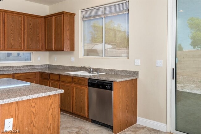 Building Photo - 5242 Spring Canyon St