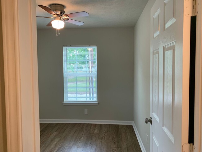 Building Photo - 3600 Live Oak St