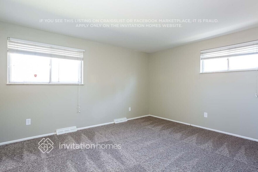 Building Photo - 6471 S Birch Cir