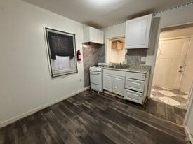 Building Photo - 247 Inslee Pl