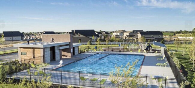 Building Photo - Elisha