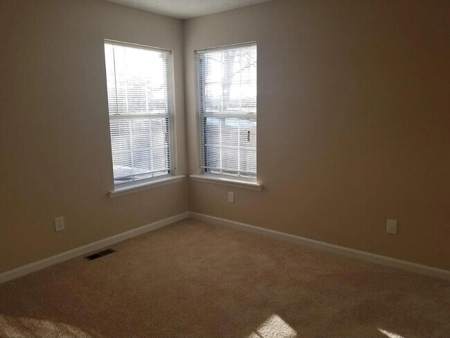 Building Photo - 779 Liberty Hill Dr