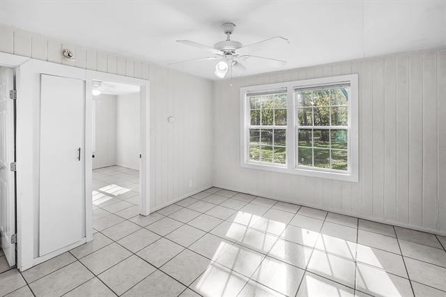 Building Photo - 208 3rd St