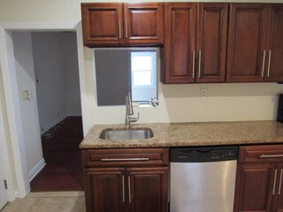 Building Photo - 2818 Verona Ave