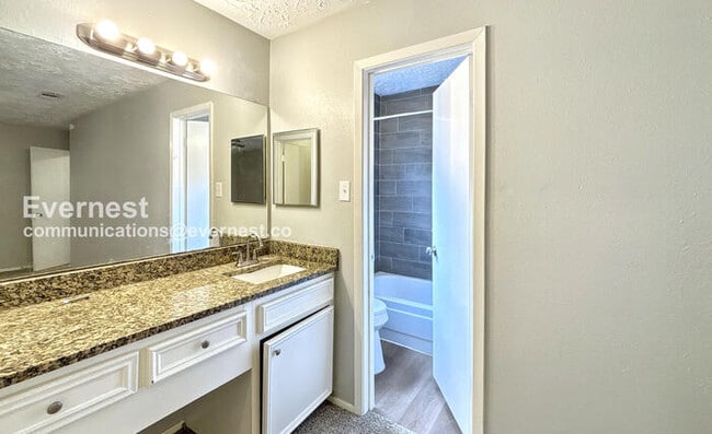 Building Photo - 20021 Cottonglade Ln