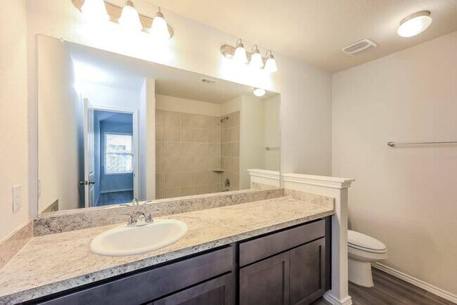 Building Photo - 10432 Green Branch