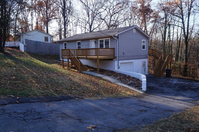 Building Photo - 6343 Cadbury Dr NW