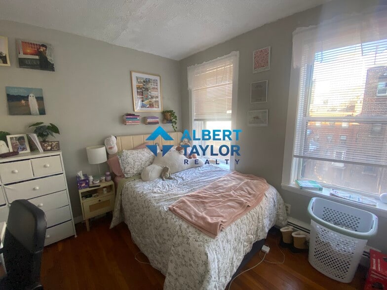 Building Photo - 36 Garden St