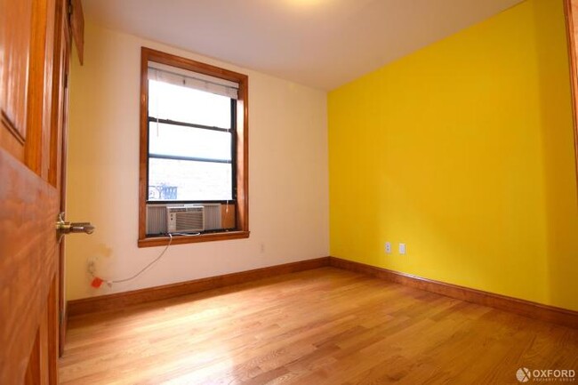 Building Photo - 3 bedroom in NEW YORK NY 10025