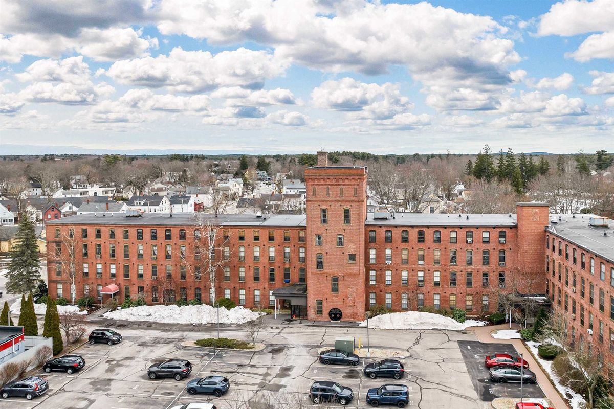 Building Photo - 156 Front, 209
