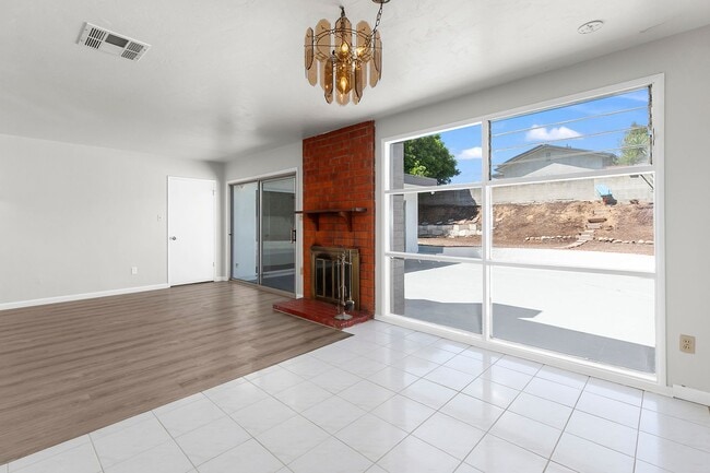 Building Photo - 4 Bedroom Home in Bay Park with Office and...