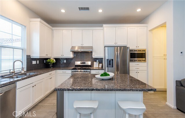 Building Photo - 53 Strawberry Grove