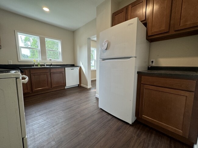 Building Photo - 1308 3rd Ave SW