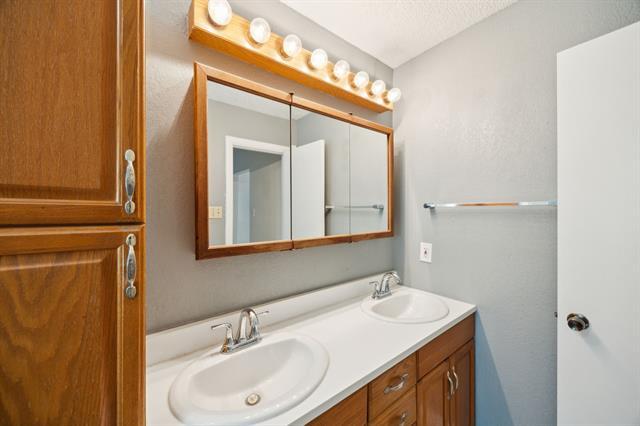 Building Photo - 2620 Fieldale Dr