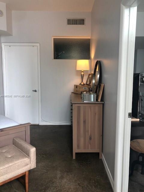 Building Photo - 350 NE 24th St