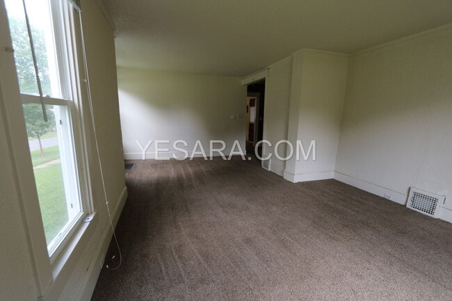 Building Photo - 2 Bedroom 2 Bath House