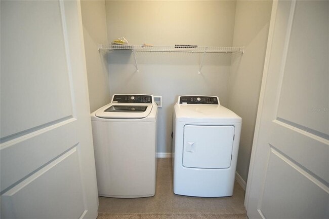 Building Photo - 6911 Breezy Palm Dr