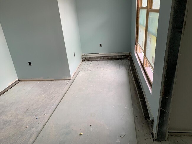 Building Photo - 420 Emmet St