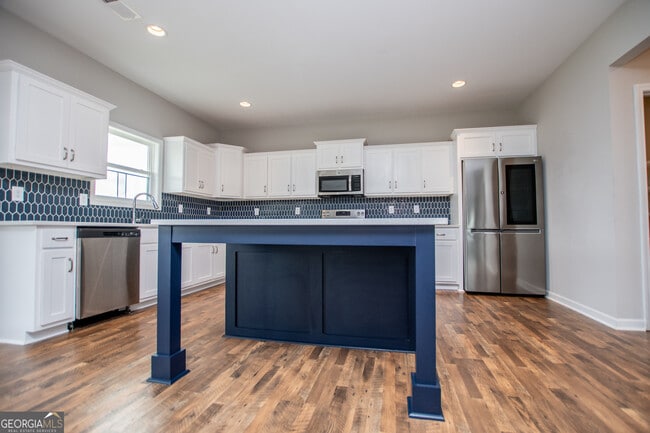 Building Photo - 132 Springwood Dr