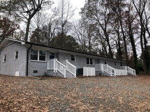 Building Photo - Oak Trail Apartments