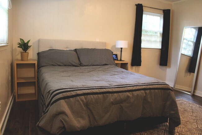 Building Photo - 2529 Napier Ave