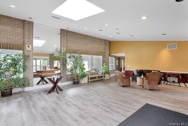 Building Photo - 745 Spring Lake Dr