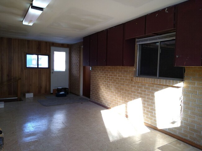 Building Photo - 2128 Hooker St