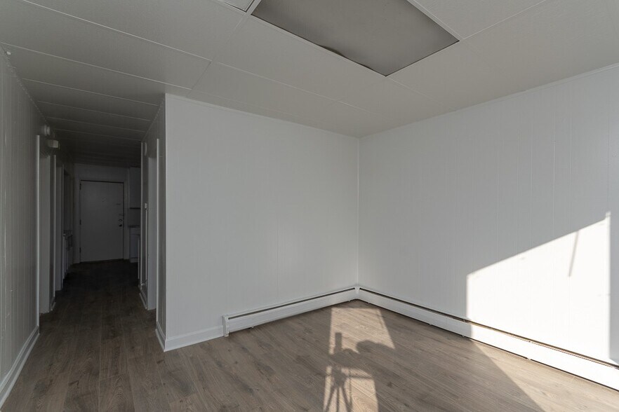 Building Photo - 3734 W Wabansia Ave