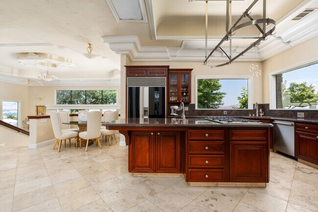 Building Photo - 14215 Killarney Dr