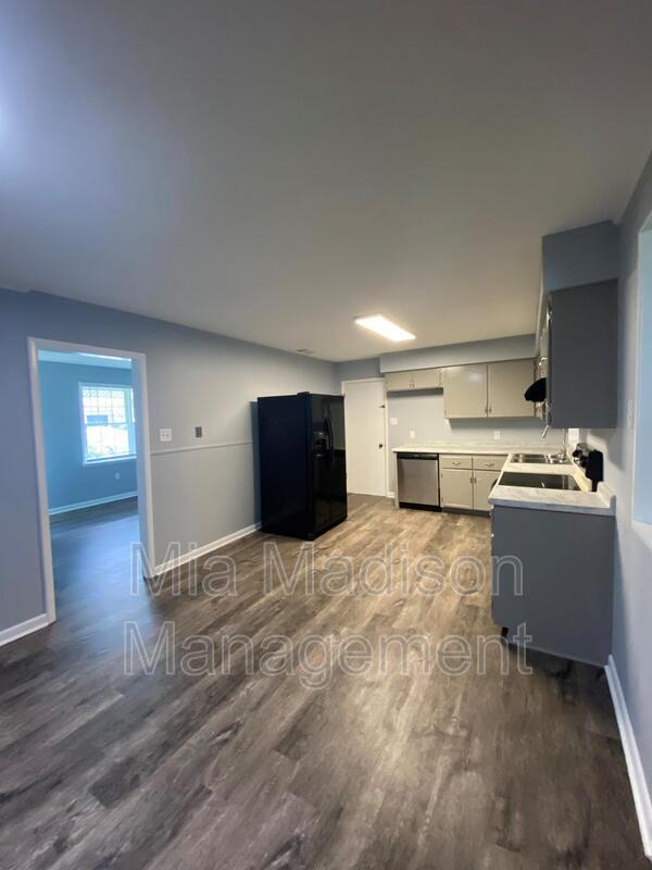 Building Photo - 7 Treadway St