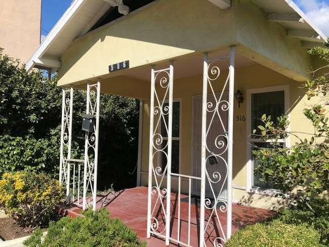 Building Photo - 516-516 N Olive Ave