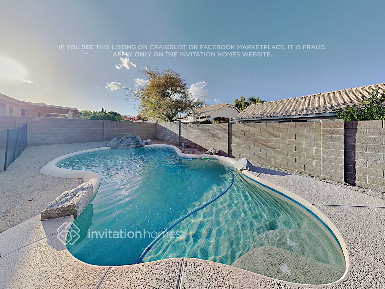 Building Photo - 16140 E Glendora Dr