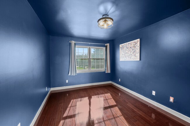 Building Photo - 29374 Glen Oaks Blvd W