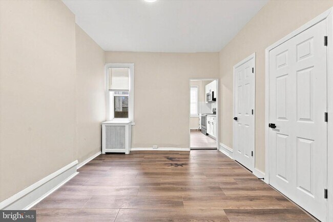 Building Photo - 1711 N Wilton St