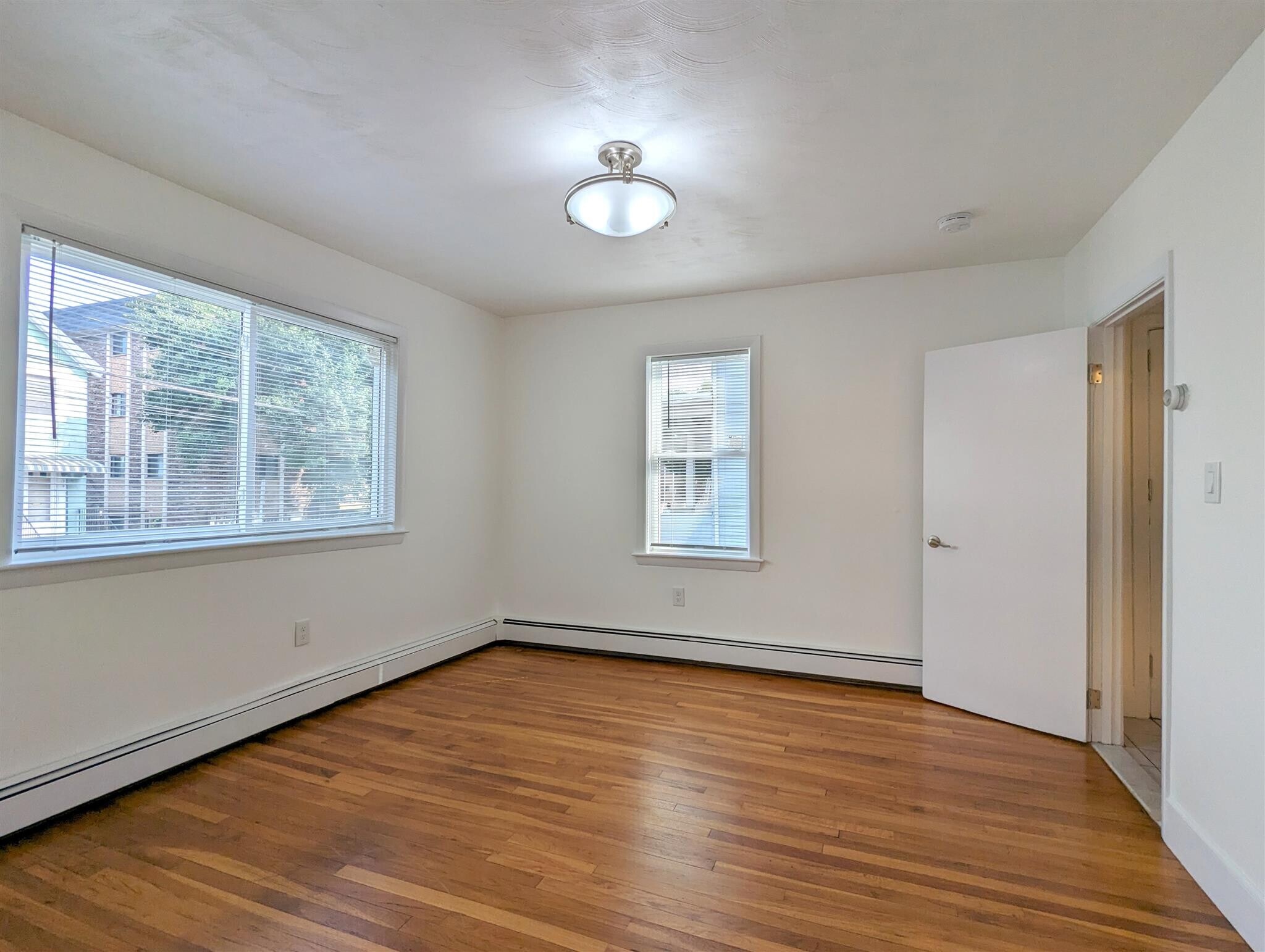 Building Photo - 322 Lowell St