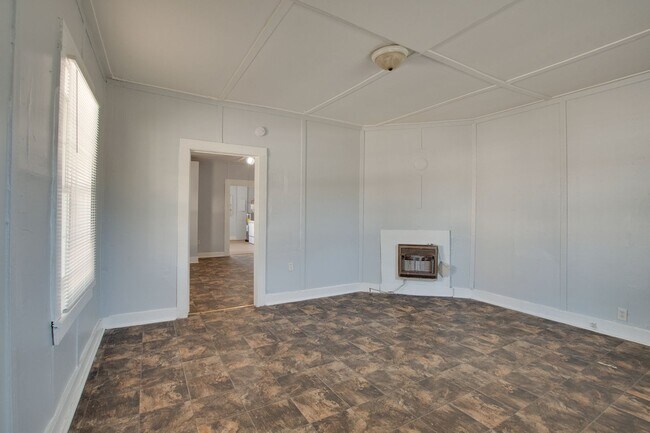 Building Photo - 3701-3703 Fairview St SW