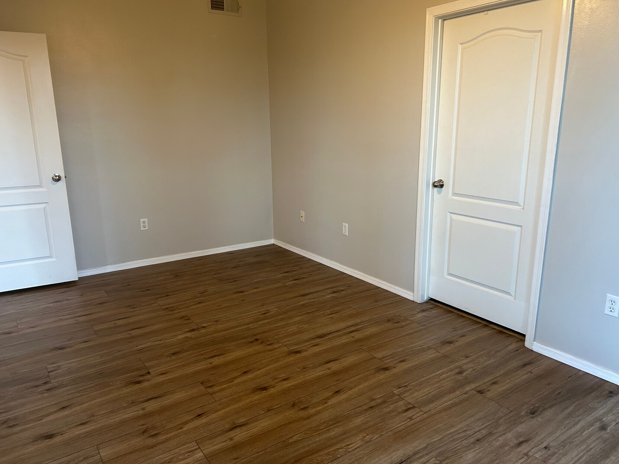 Building Photo - 1701 E Colter St