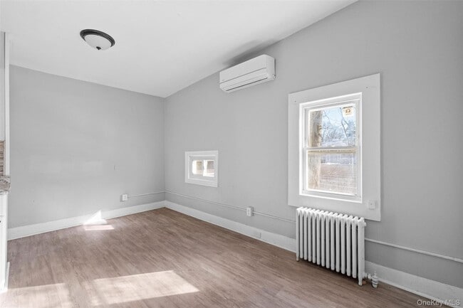 Building Photo - 19 Barclay St