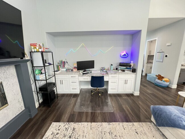 Building Photo - Amazingly Remodeled 4 Bed 4 Bath Luxury Home in North Orange with Solar!