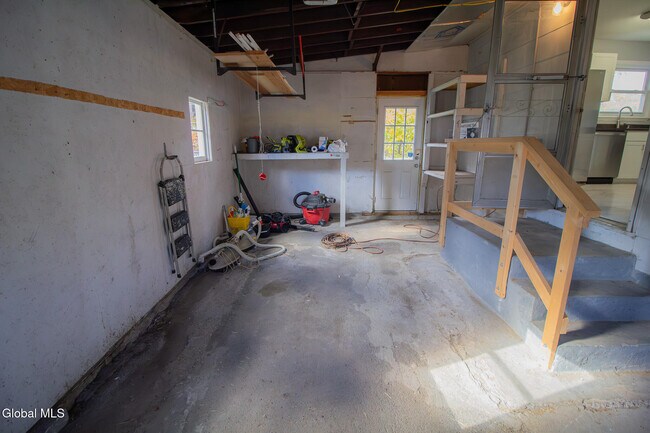 Building Photo - 5 Huckleberry Ln