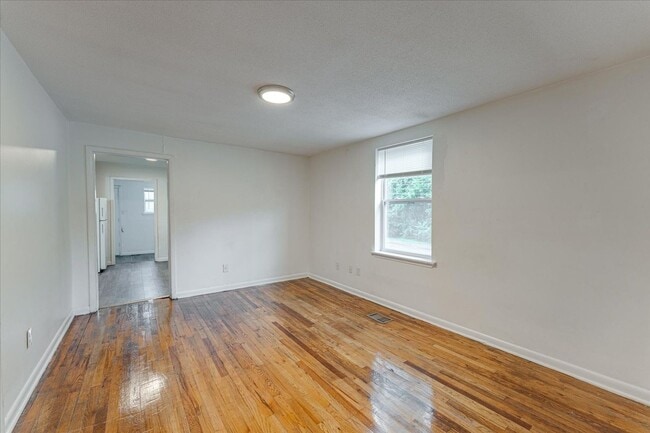 Building Photo - Charming Craftsman Bungalow — 727?N?Holly?...