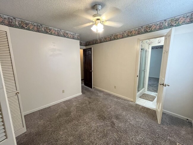 Building Photo - 3/2 One Level Home w/ Spacious, Level Lot!