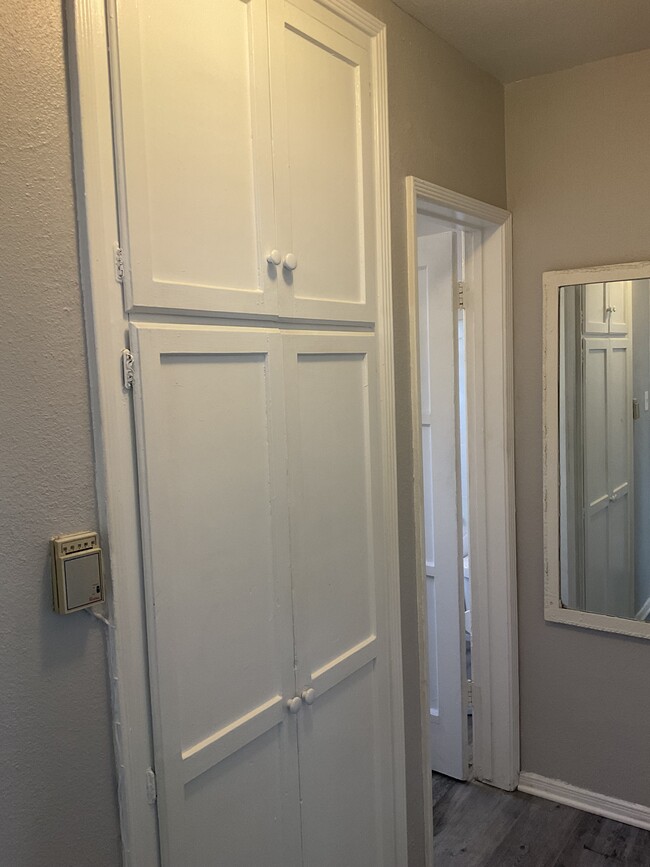 Linen Closet/Hallway - 1707 S Redondo Blvd