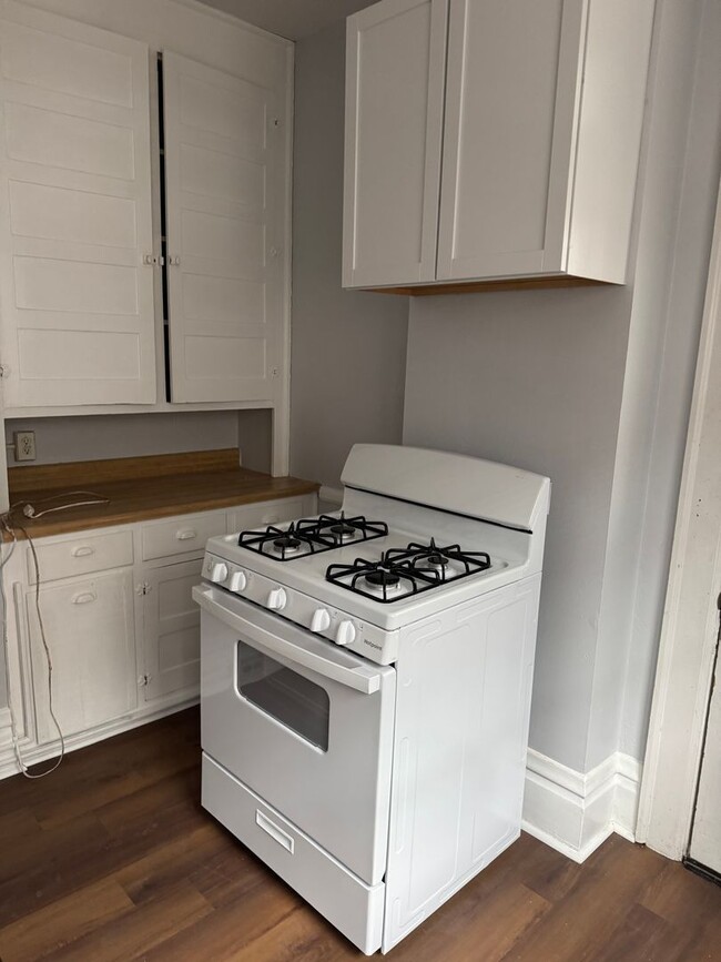 Building Photo - 1766-1768 Oak St