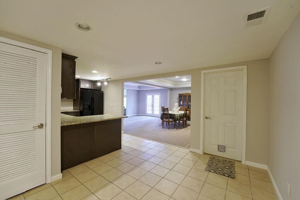 Building Photo - 7655 Golden Sands Dr