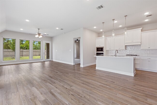 Building Photo - 11439 Bush Clover Dr