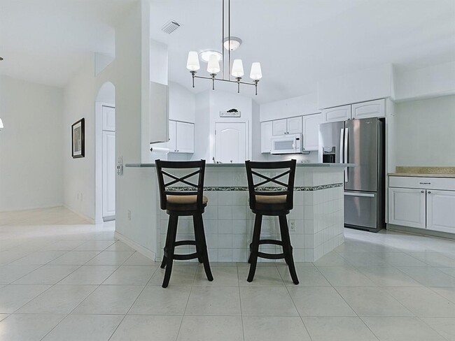 Building Photo - 17037 SE 76th Creekside Cir