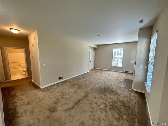 Building Photo - 2354 Pinecroft Dr