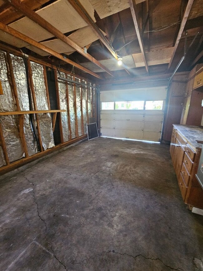 Building Photo - Home in Ideal Location with Large Backyard!