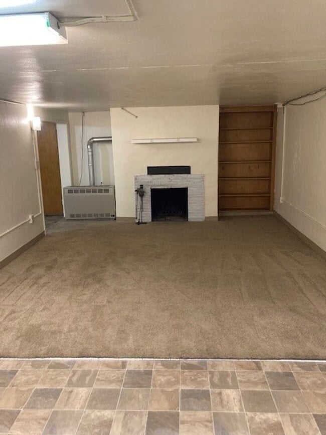 Building Photo - (487) 25th Street Duplex  2 Bdrm / 1 Bthrm